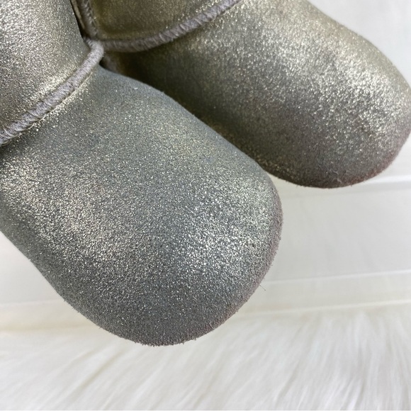 UGG WINTER BOOTS - Picture 6 of 9